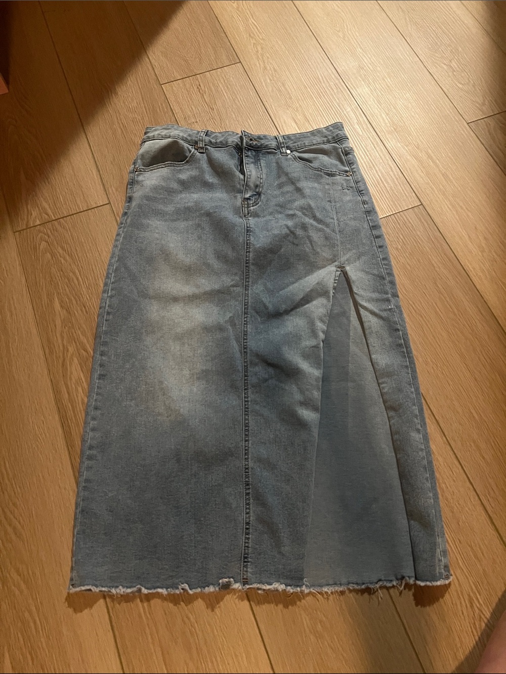 Women’s Midwash Denim Midi Skirt with Front Slit